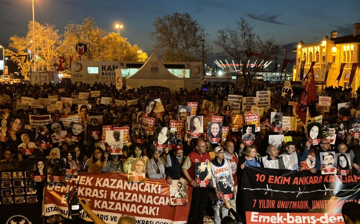 Kadıköy'de Ankara Gar Katliamı anması