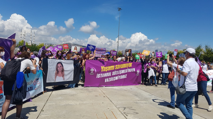 Kadınlar İstanbul Sözleşmesi için Maltepe meydanındaydı