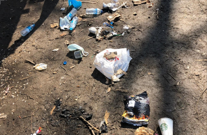 Piknikçiler,  bir günde arkalarında 10 ton çöp bıraktı
