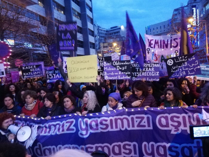 8 Mart Kadınlar Gününde kadınlar tüm yasaklara rağmen sokaklardaydı