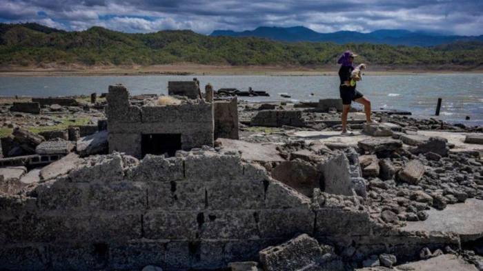 Filipinler’deki Baraj Kuruyunca 300 Yıllık Kasaba Gün Yüzüne Çıktı
